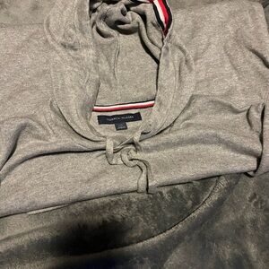 Tommy Hilfiger Heather Gray Pullover men’s large